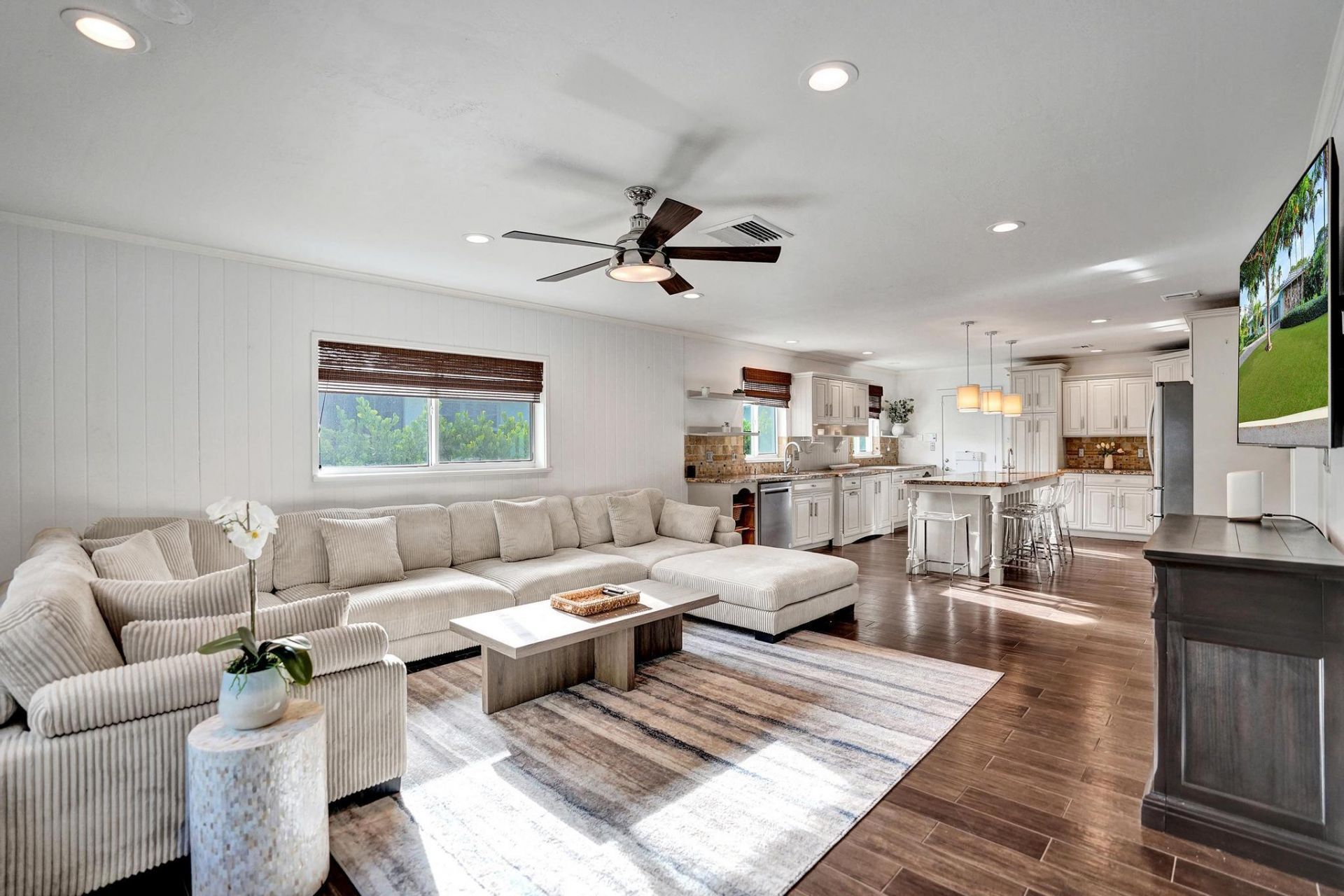 10 Minnetonka Road, Sea Ranch Lakes, FL 33308 Photo