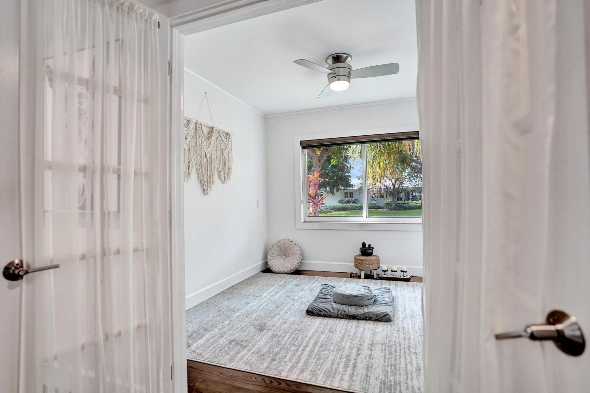 10 Minnetonka Road, Sea Ranch Lakes, FL 33308 Photo