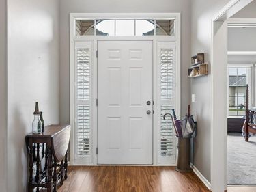 16009 Hanover Circle, Bennington, NE 68007