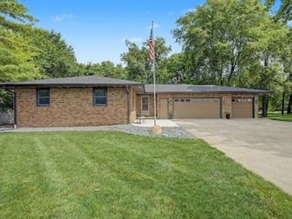 2349 Lake View Drive, Ames, IA 50010