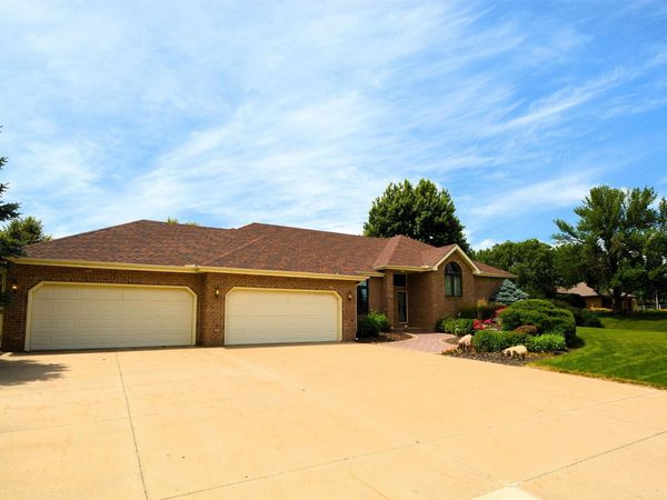 4405 Old Lakeport Rd, Sioux City, IA 51106