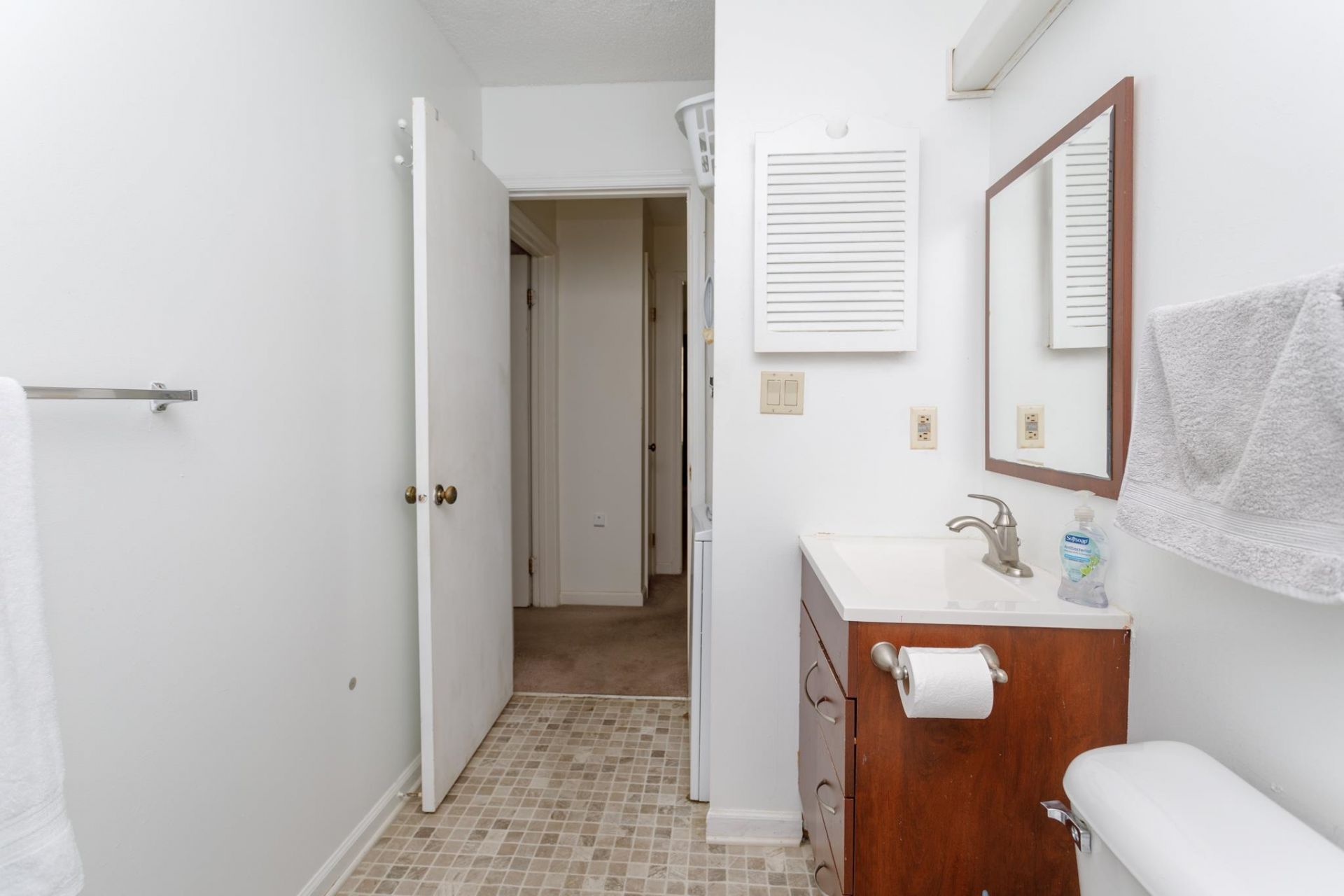 6624 Wintergreen Point  Photo 16