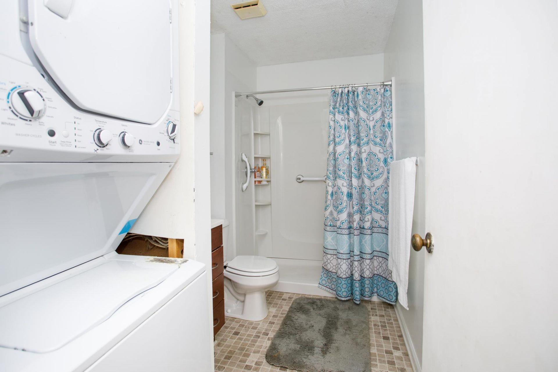 6624 Wintergreen Point  Photo 17