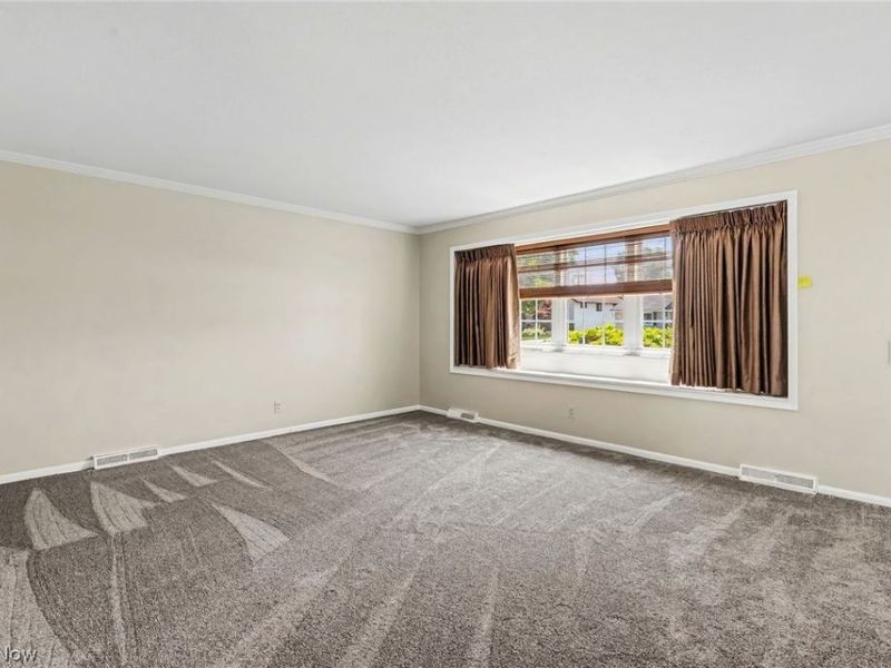 339 E 315th Street, Willowick, OH 44095 Photo 7