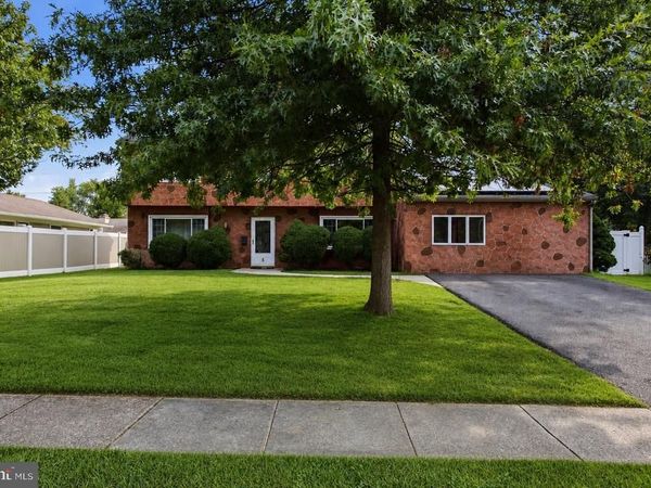5 NEWPORT LANE, WILLINGBORO, NJ 08046