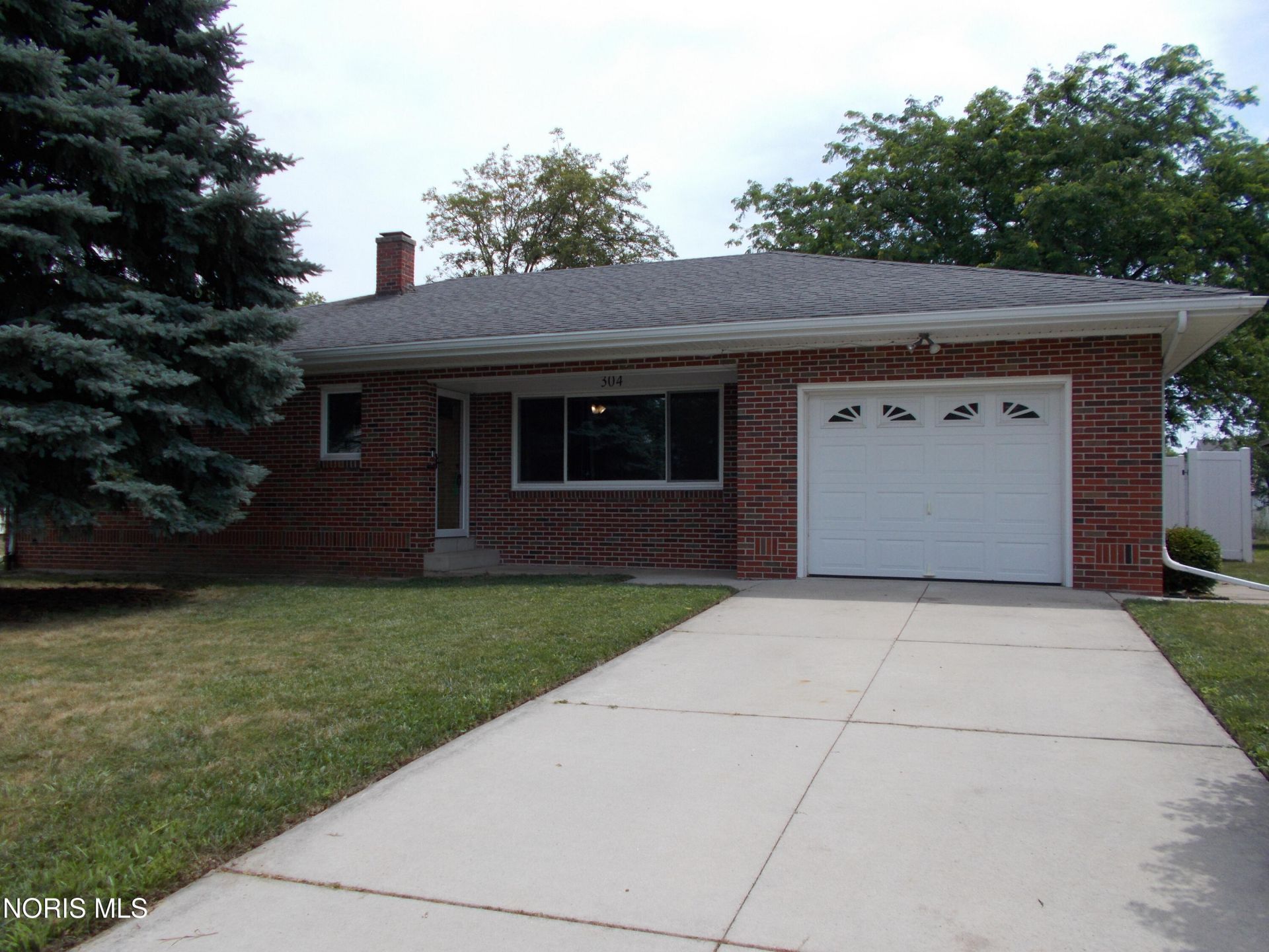 304 Brussel Street, Archbold, OH 43502 Main Photo