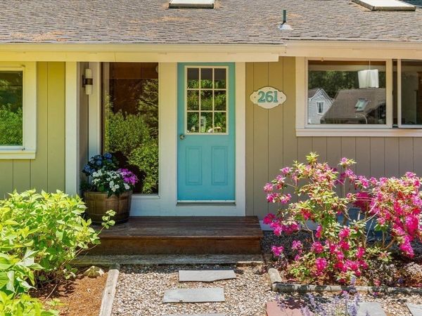 261 Fells Pond Road, Mashpee, MA 02649