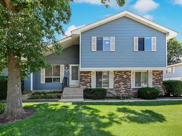 2401 Brunswick Circle , Woodridge, IL 60517
