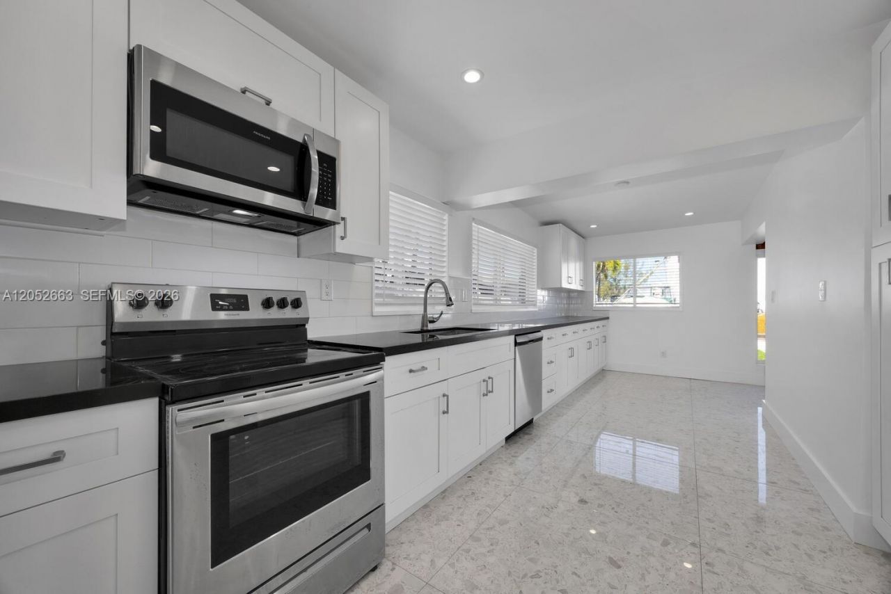 3551 NW 20th St , Miami, FL 33142 Photo
