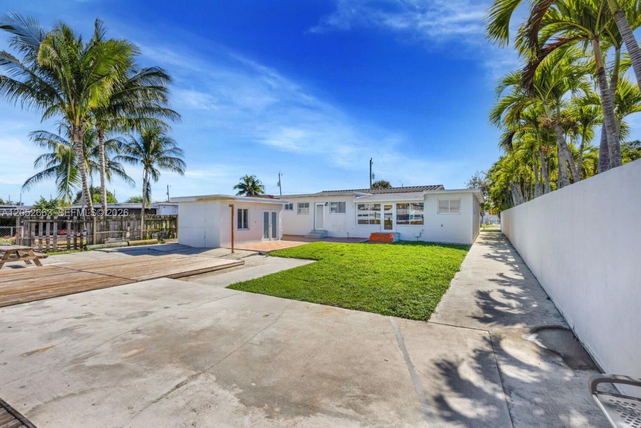 3551 NW 20th St , Miami, FL 33142 Photo