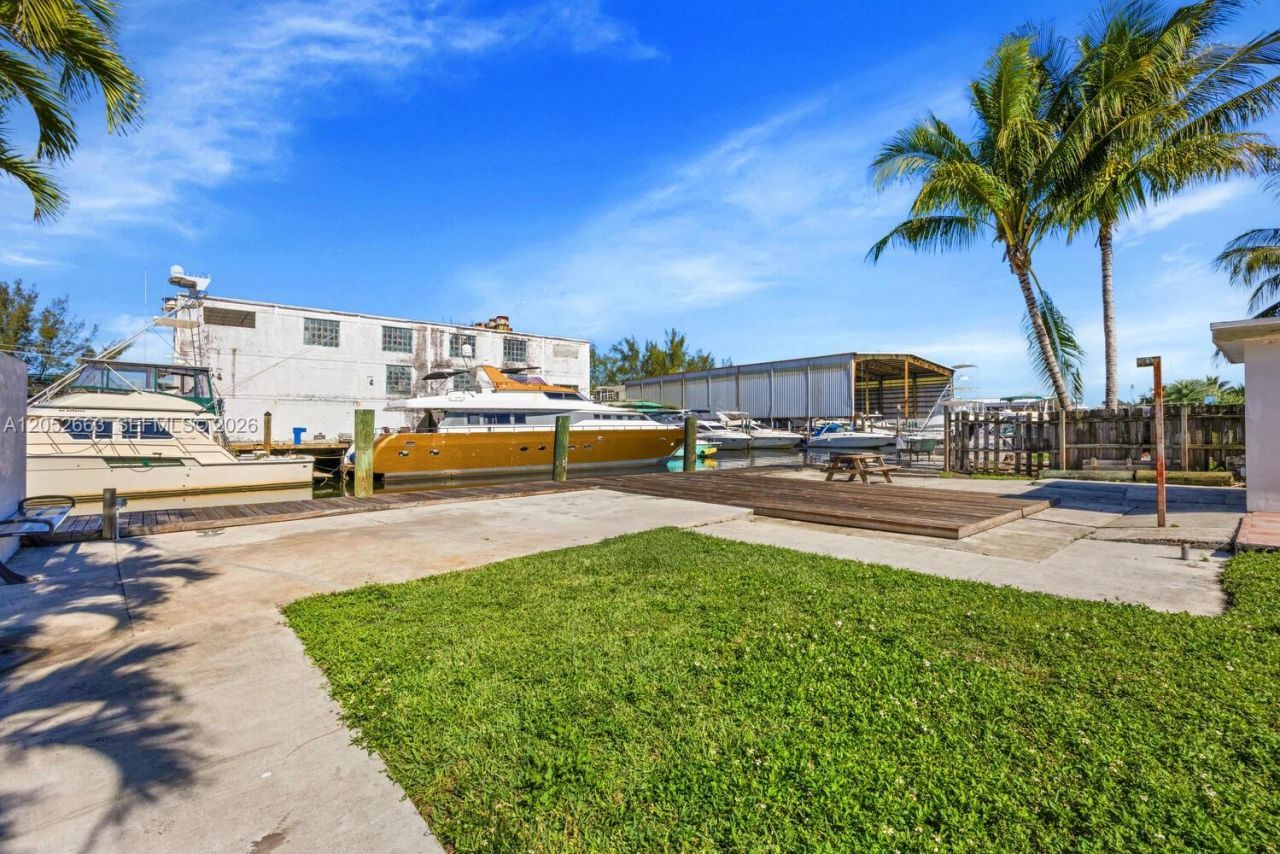 3551 NW 20th St , Miami, FL 33142 Photo