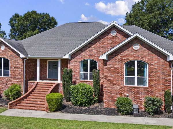 751 Walthall Road , Russellville, AR 72802