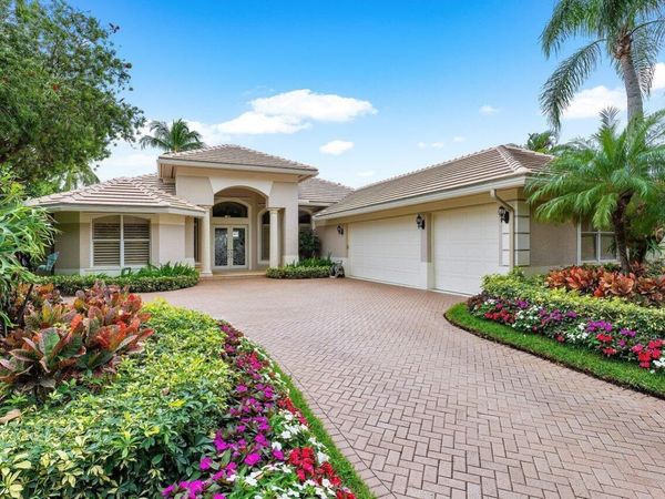 3 Bermuda Lake Drive, Palm Beach Gardens, FL 33418