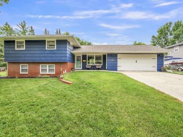 2505 Jackson Circle , Spirit Lake, IA 51360