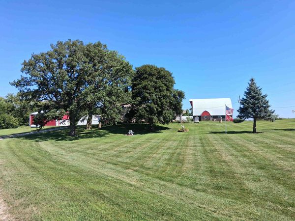 44478 700th Street , Lakefield, MN 56150