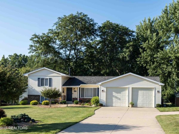 6252 N River Highway, Grand Ledge, MI 48837