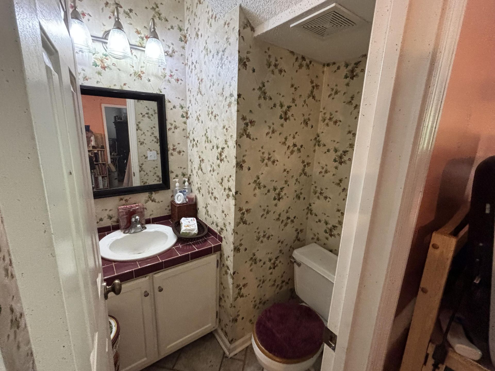 110 Nottingham Court Photo 6