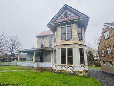 230 Locust Avenue, Fairmont, WV 26554