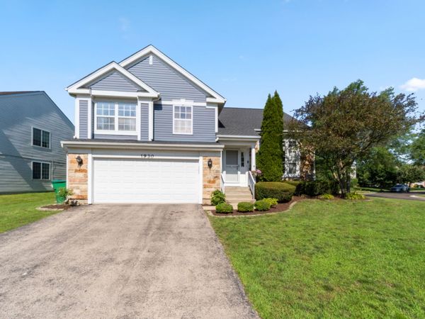 1930 ROCHELLE Court , Wheeling, IL 60090