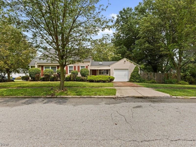 2407 27th Street, Cuyahoga Falls, OH 44223 Photo 2