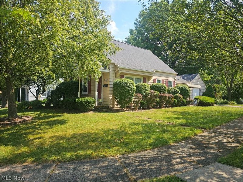 2407 27th Street, Cuyahoga Falls, OH 44223 Photo 2