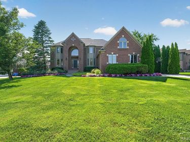 3804 Elk Drive, Oakland Twp, MI 48306