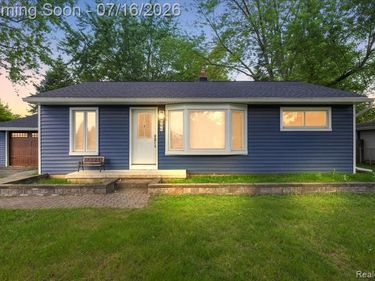 986 Gill Street, Oxford Twp, MI 48371
