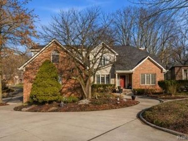 28690 WINTERGREEN Court , Farmington Hills, MI 48331