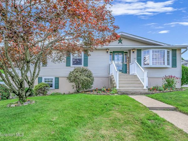 325 Oak Street, Taylor, PA 18517