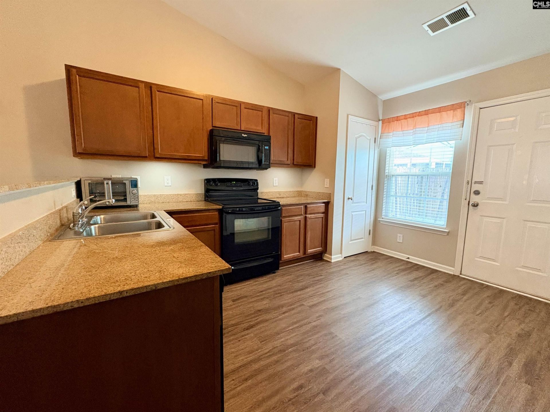 512 Dawsons Park Way Photo 9