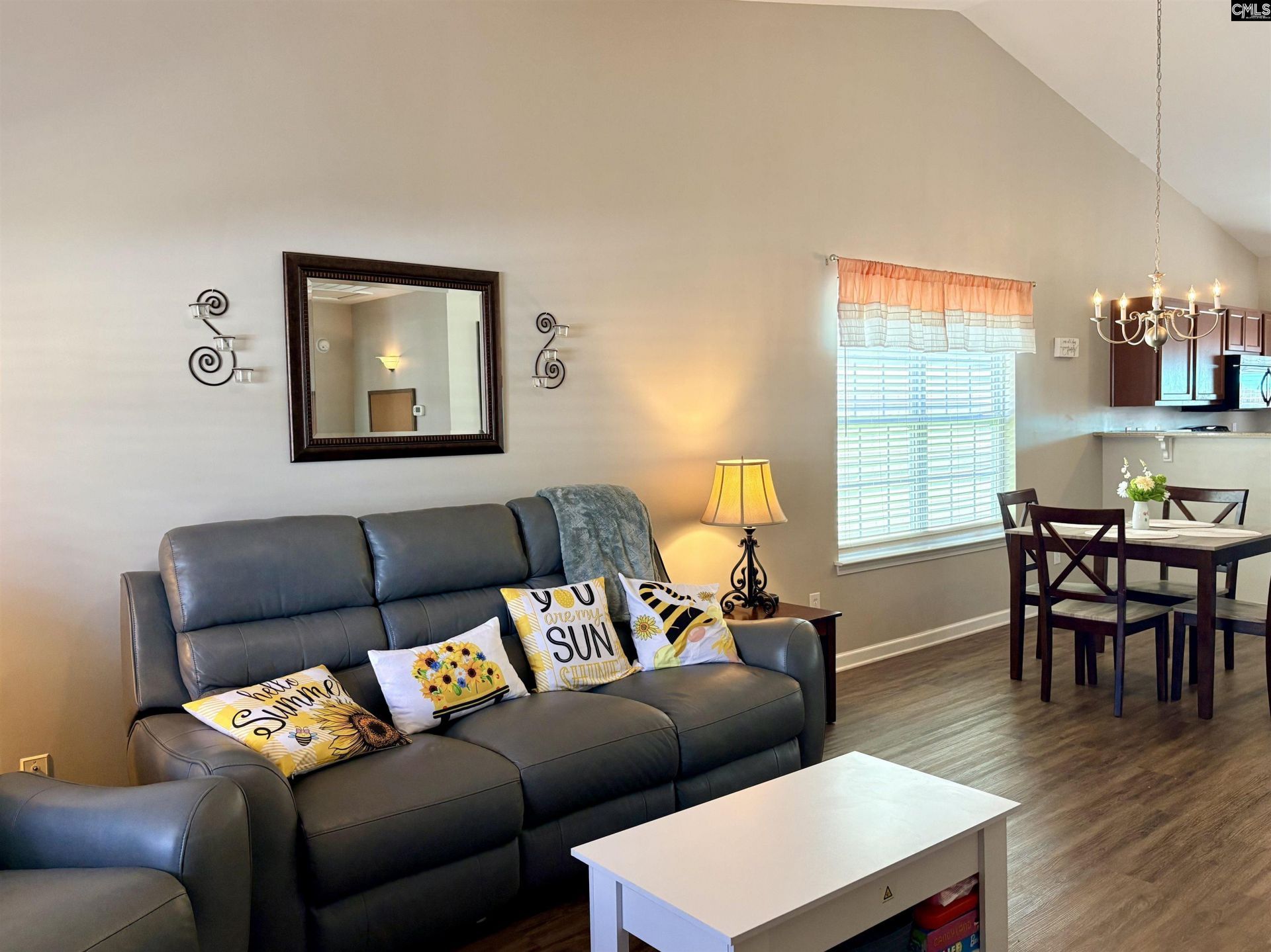 512 Dawsons Park Way Photo 4
