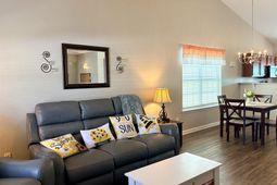 512 Dawsons Park Way photo 4
