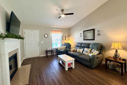 512 Dawsons Park Way photo 4