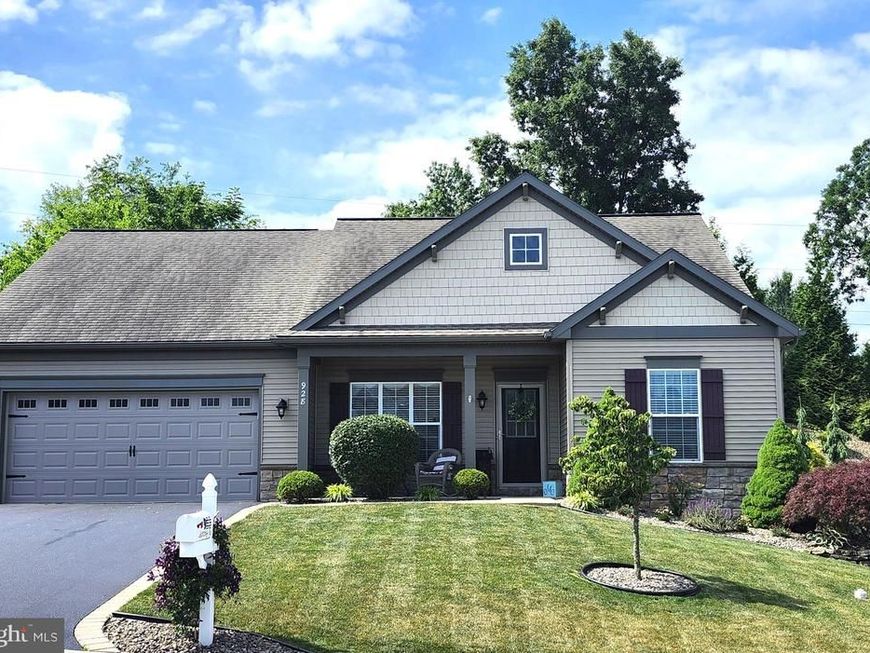 928 Sweetbay Ln., Lebanon, PA 17046 Main Photo