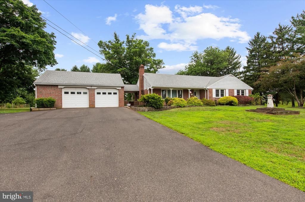 338 BOROUGH LINE ROAD, COLLEGEVILLE, PA 19426