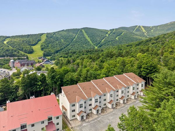 251 Mountainside Drive, Unit 72, Warren, VT 05674