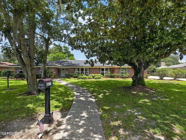 8677 SAN SERVERA Drive W, Jacksonville, FL 32217