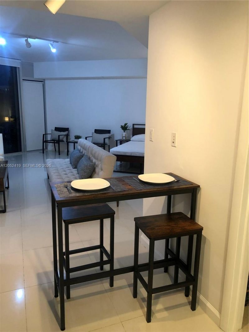 475 Brickell Ave , Unit 4008, Miami, FL 33131 Photo