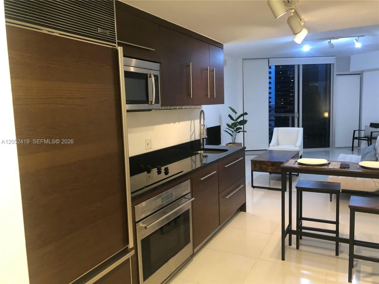 475 Brickell Ave , Unit 4008, Miami, FL 33131 Photo