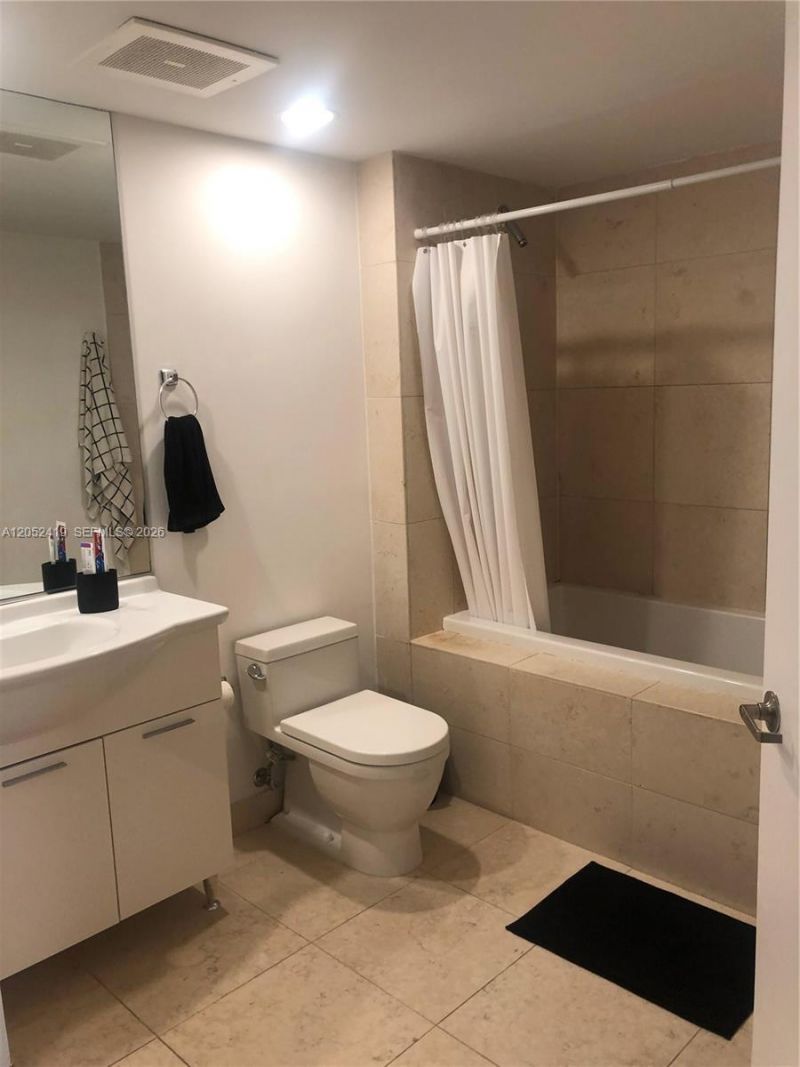 475 Brickell Ave , Unit 4008, Miami, FL 33131 Photo