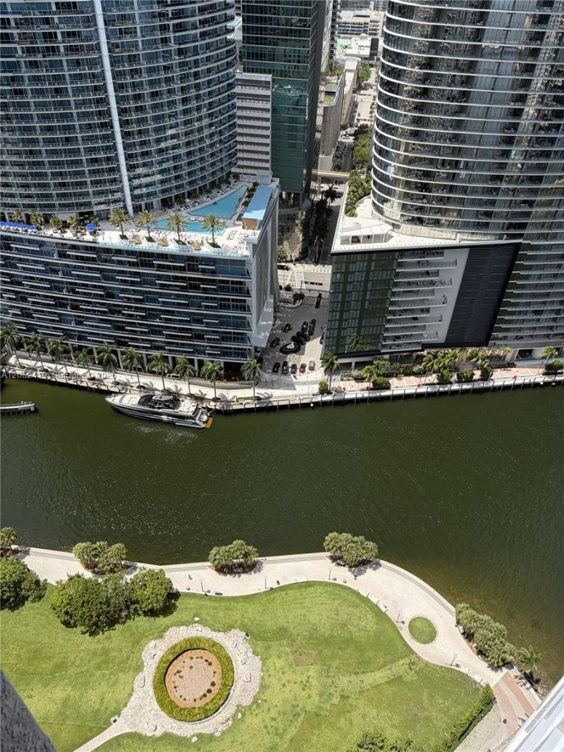 475 Brickell Ave , Unit 4008, Miami, FL 33131 Photo
