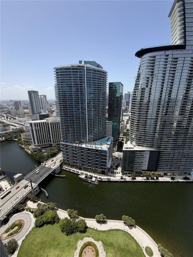 475 Brickell Ave , Unit 4008, Miami, FL 33131 Photo