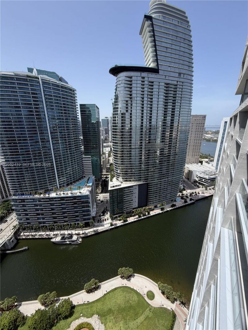 475 Brickell Ave , Unit 4008, Miami, FL 33131 Photo