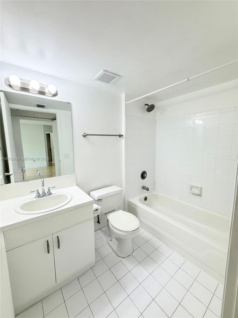 420 S Park Rd, Unit 108, Hollywood, FL 33021 Photo