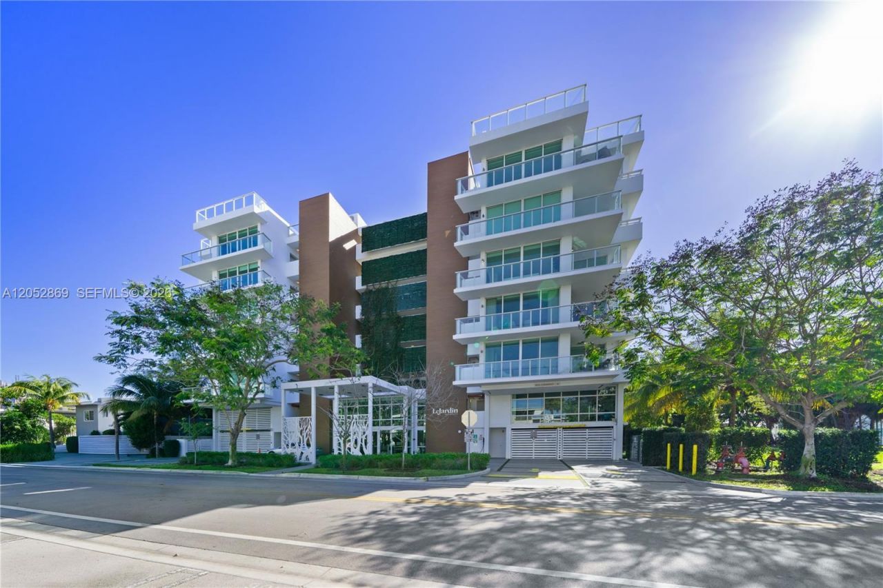 1150 102nd St , Unit 506, Bay Harbor Islands, FL 33154 Photo