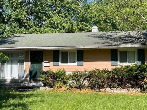 10753 Spring Garden Drive , St Louis, MO 63137