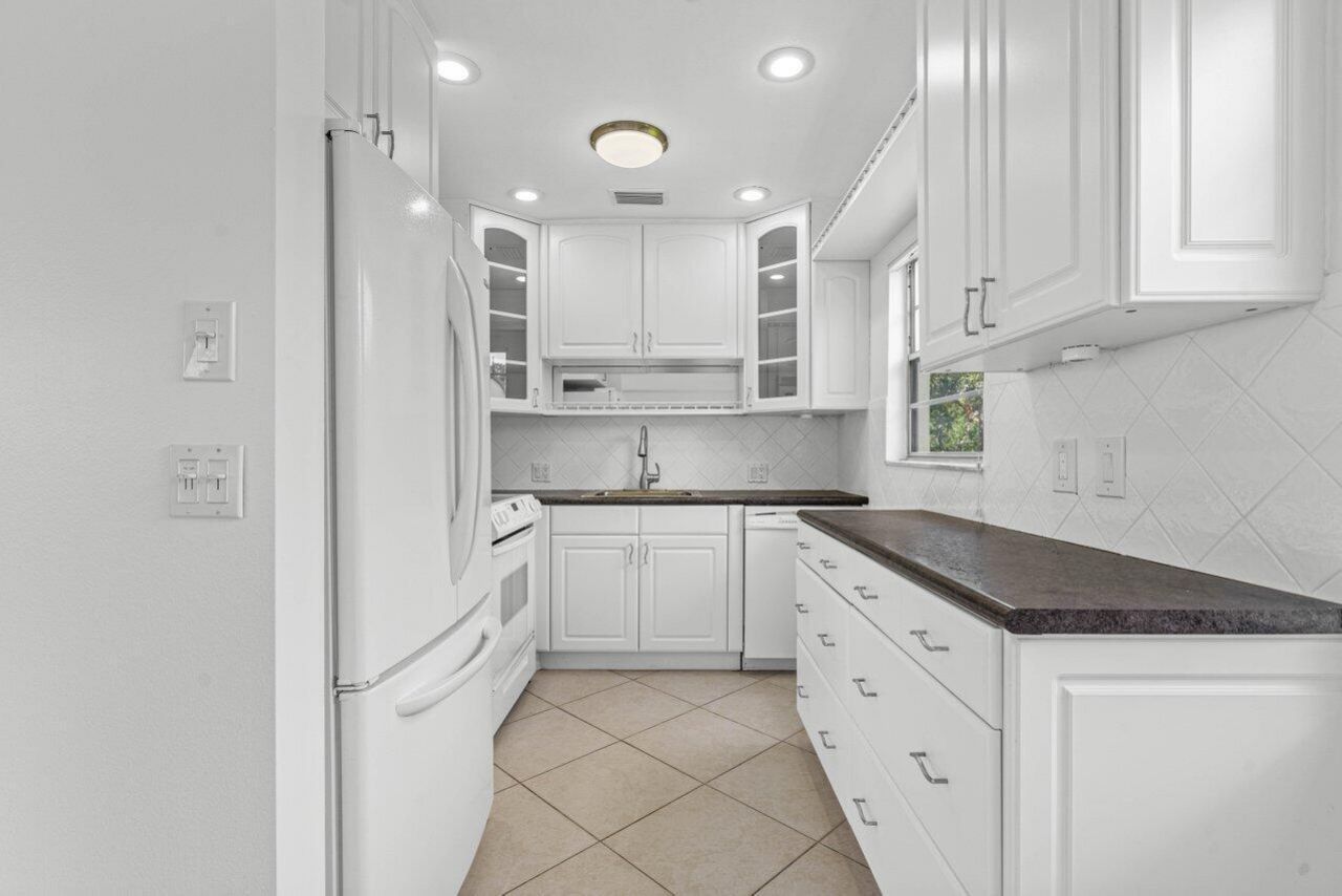 74 Mansfield B, Boca Raton, FL 33434 Photo