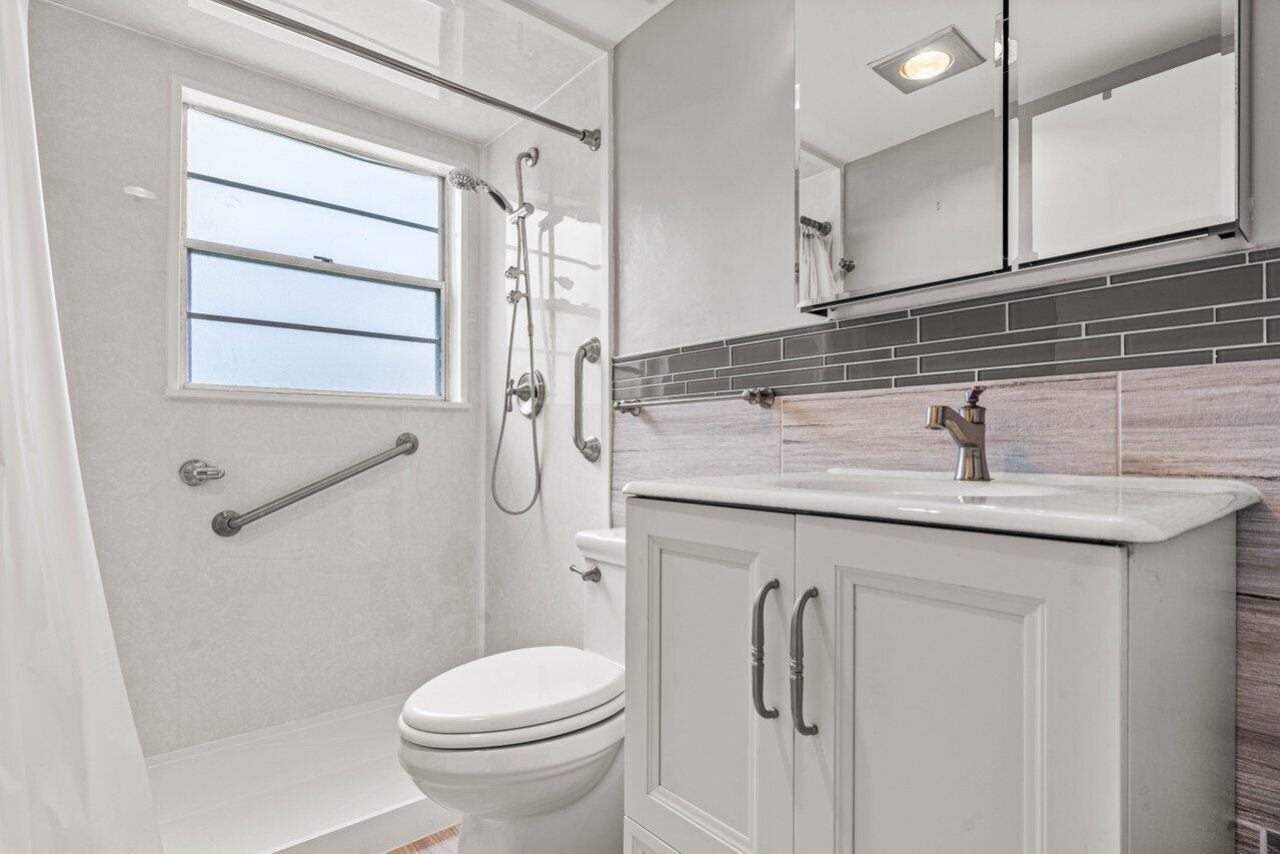 74 Mansfield B, Boca Raton, FL 33434 Photo