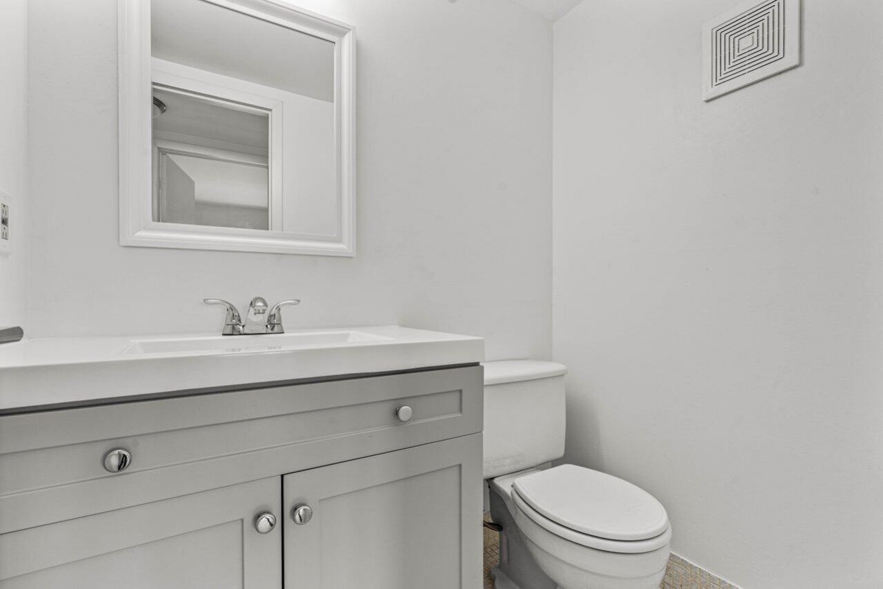 74 Mansfield B, Boca Raton, FL 33434 Photo