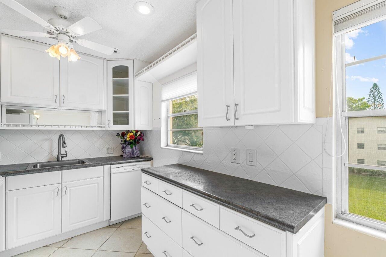 74 Mansfield B, Boca Raton, FL 33434 Photo